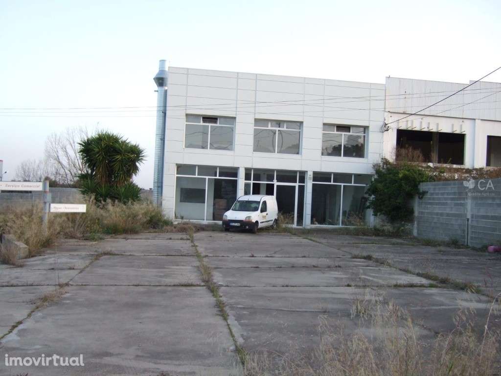 OFICINA E STAND DE AUTOMÓVEIS - Grande imagem: 3/9