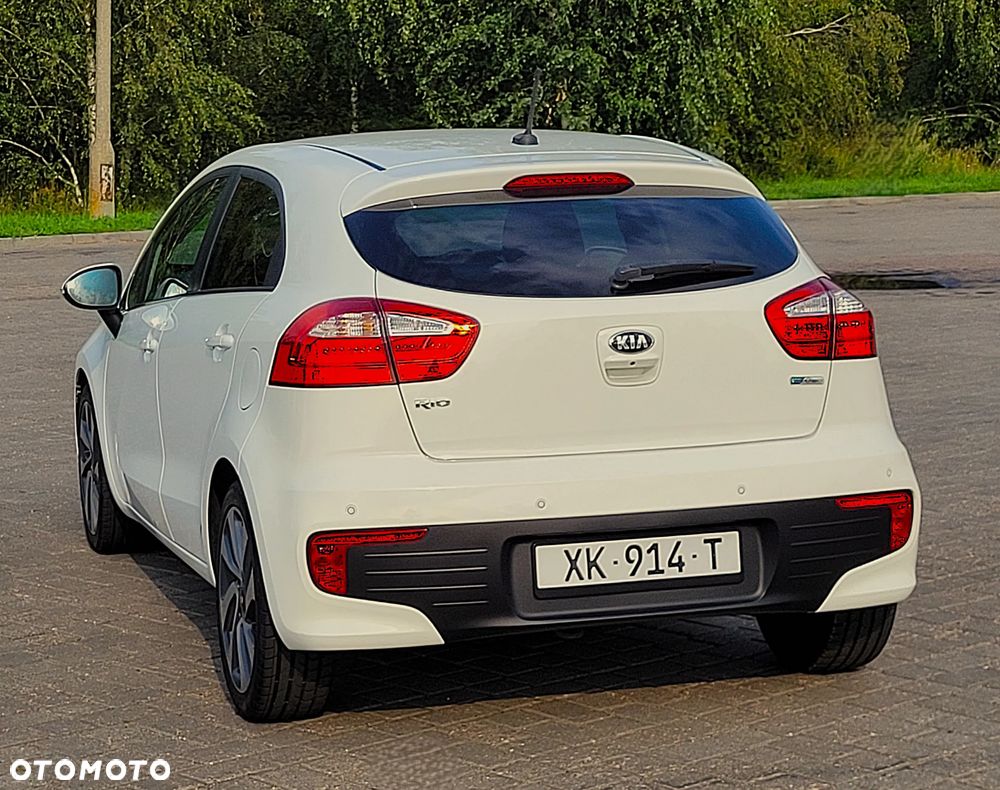 Kia Rio - 12