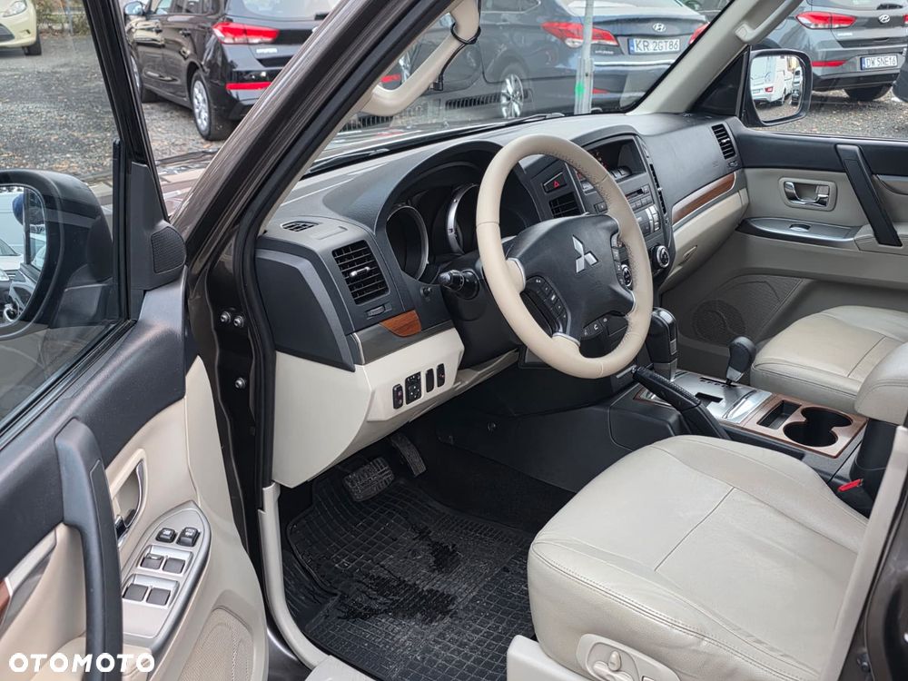 Mitsubishi Pajero 3.2 DID Instyle - 12