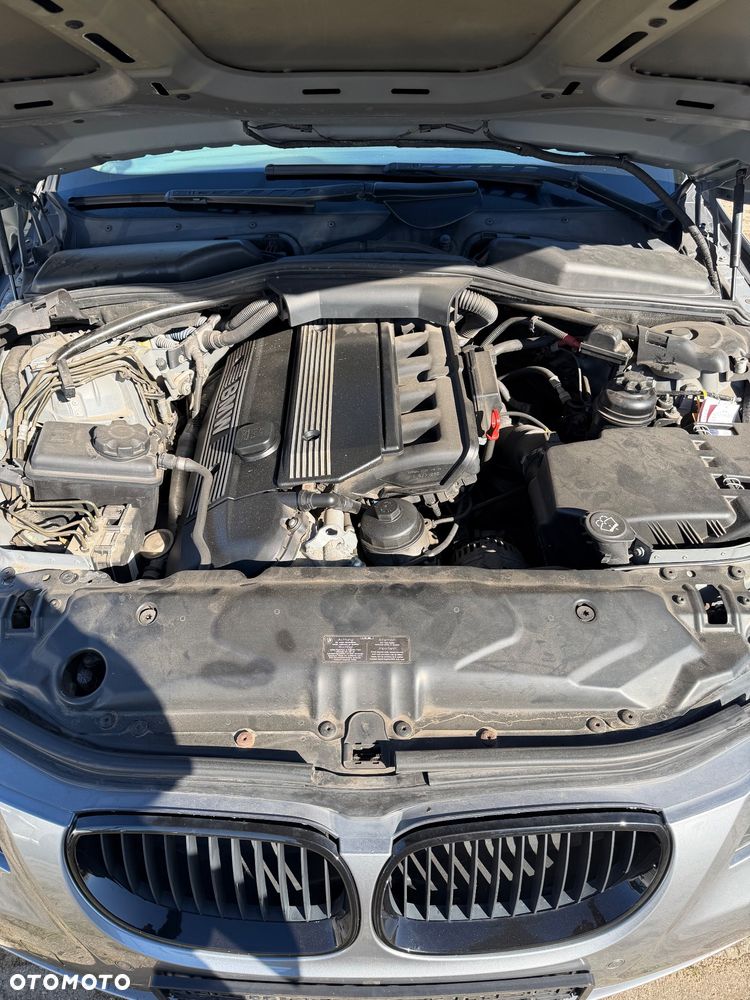 BMW Seria 5 525i - 4