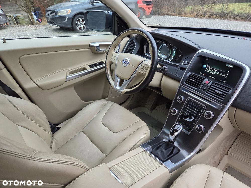 Volvo XC 60 T6 AWD Momentum - 11