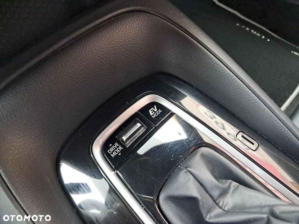 Toyota Corolla 1.8 Hybrid Comfort - 28