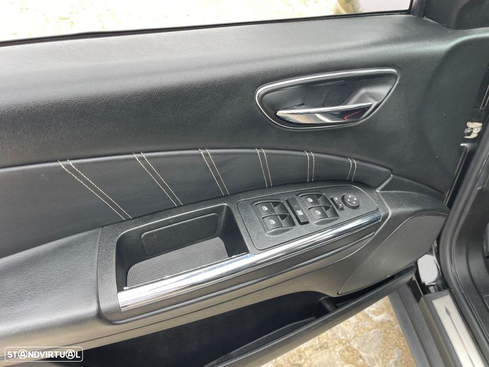 Lancia Delta 1.6 M-Jet Platino - 25