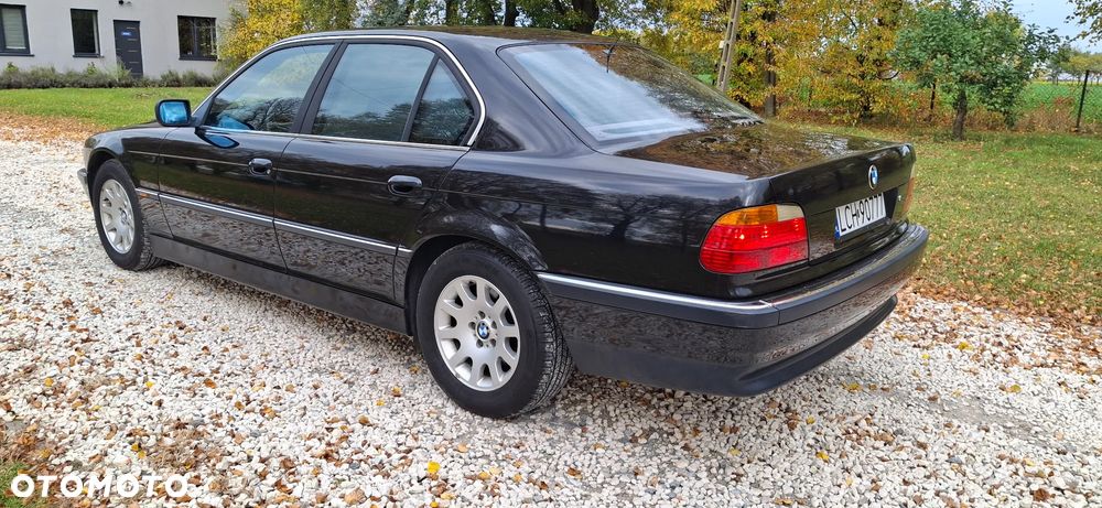 BMW Seria 7 735i L - 23