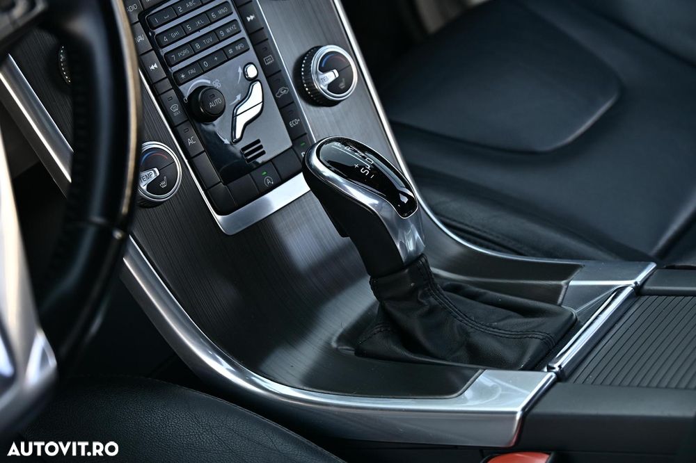 Volvo XC 60 D4 Geartronic Summum - 24