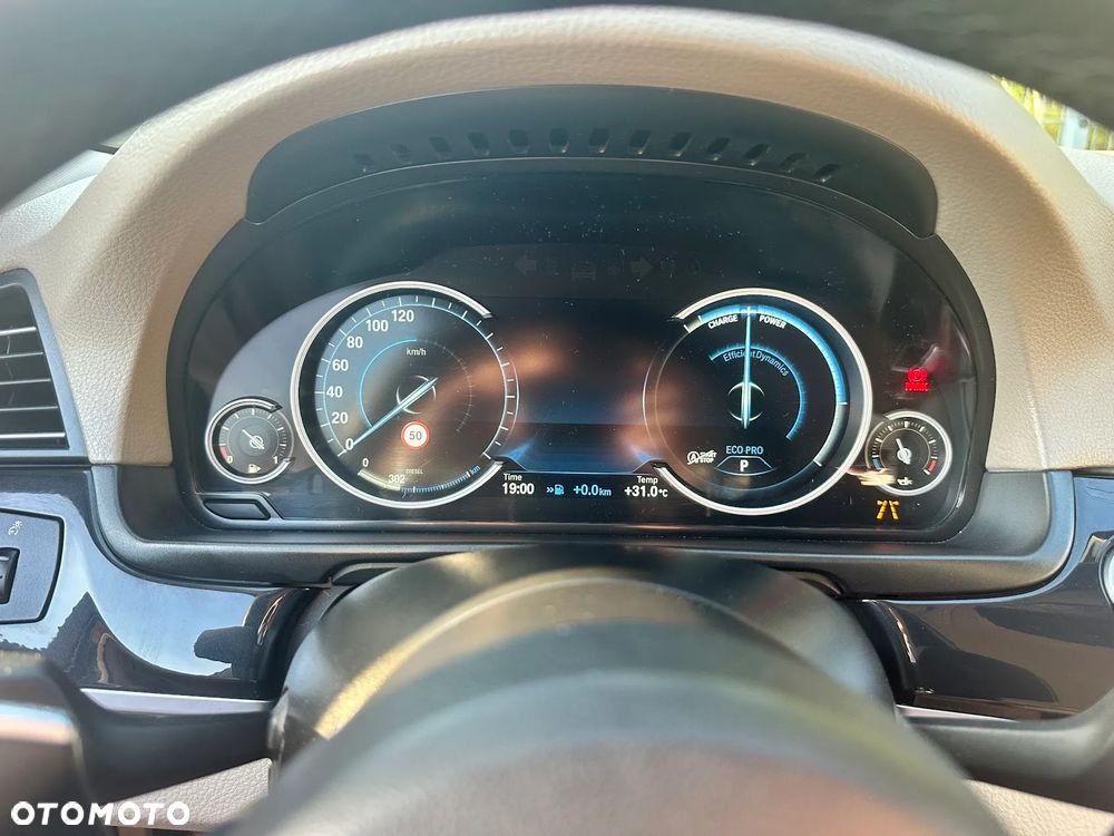 BMW Seria 5 520d - 25