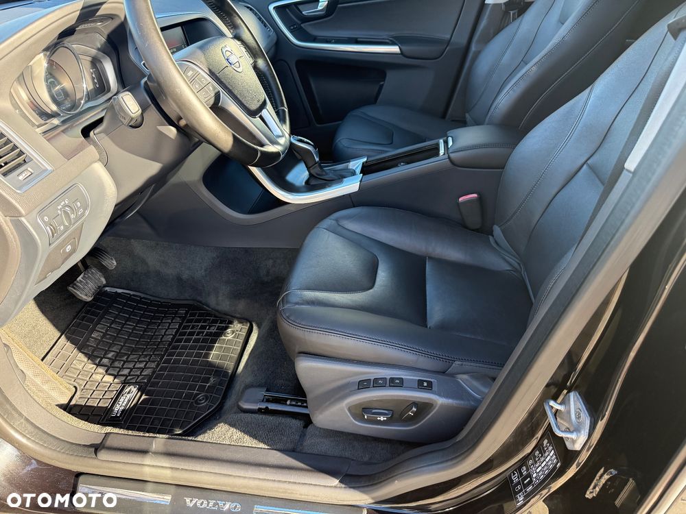 Volvo XC 60 D3 Drive-E Momentum - 21