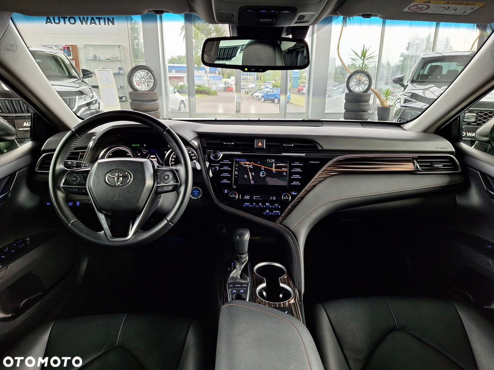 Toyota Camry 2.5 Hybrid Executive CVT - 21