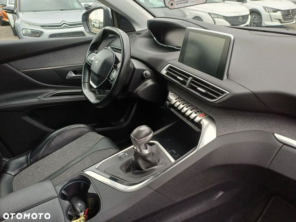 Peugeot 5008 1.2 PureTech Allure S&S - 12