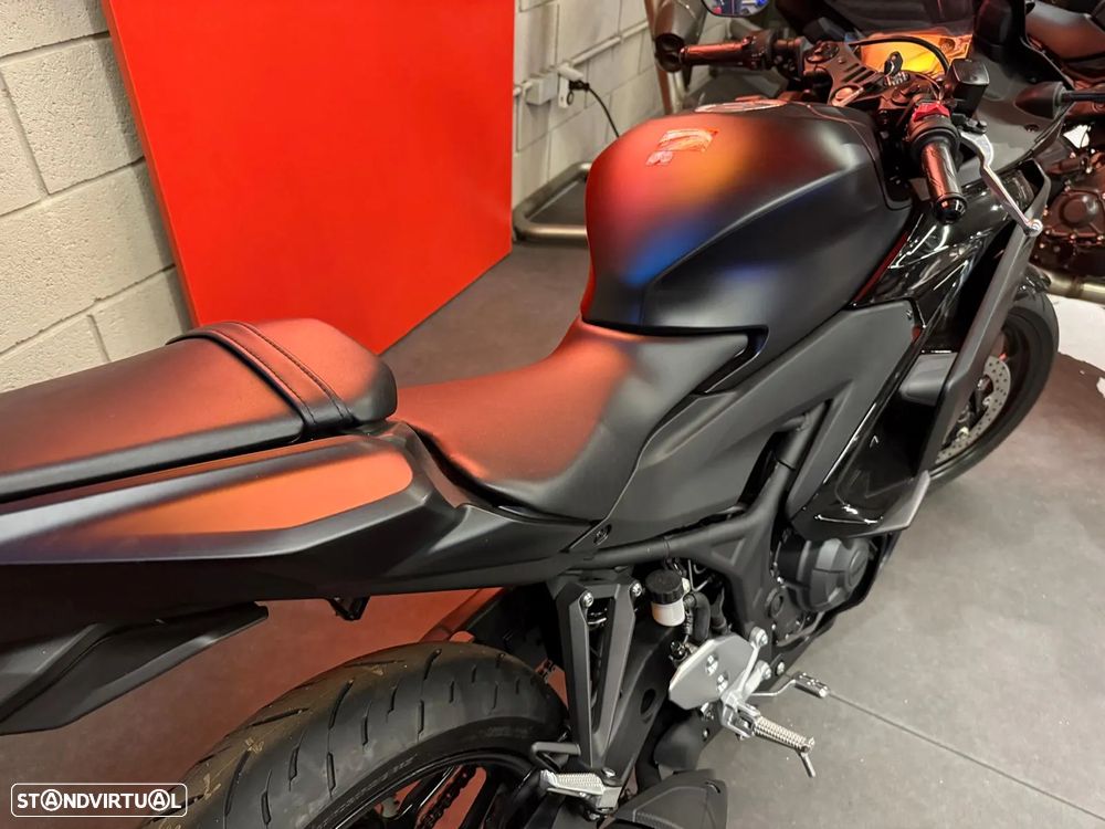 Yamaha YZF R3 - 7