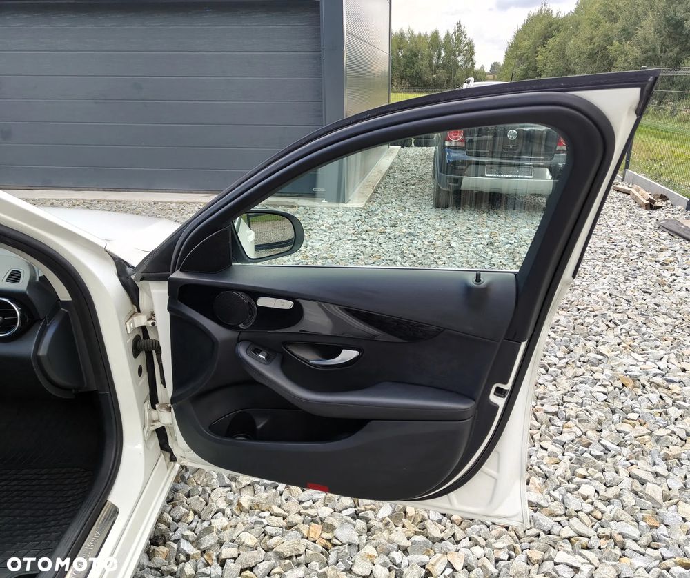 Mercedes-Benz Klasa C 200 d 9G-TRONIC - 28