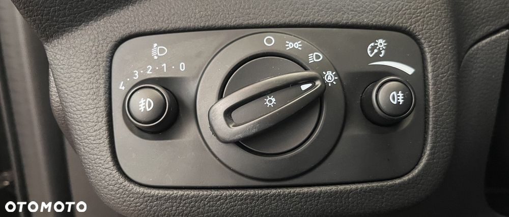 Ford Kuga 2.0 TDCi 2x4 Titanium - 20