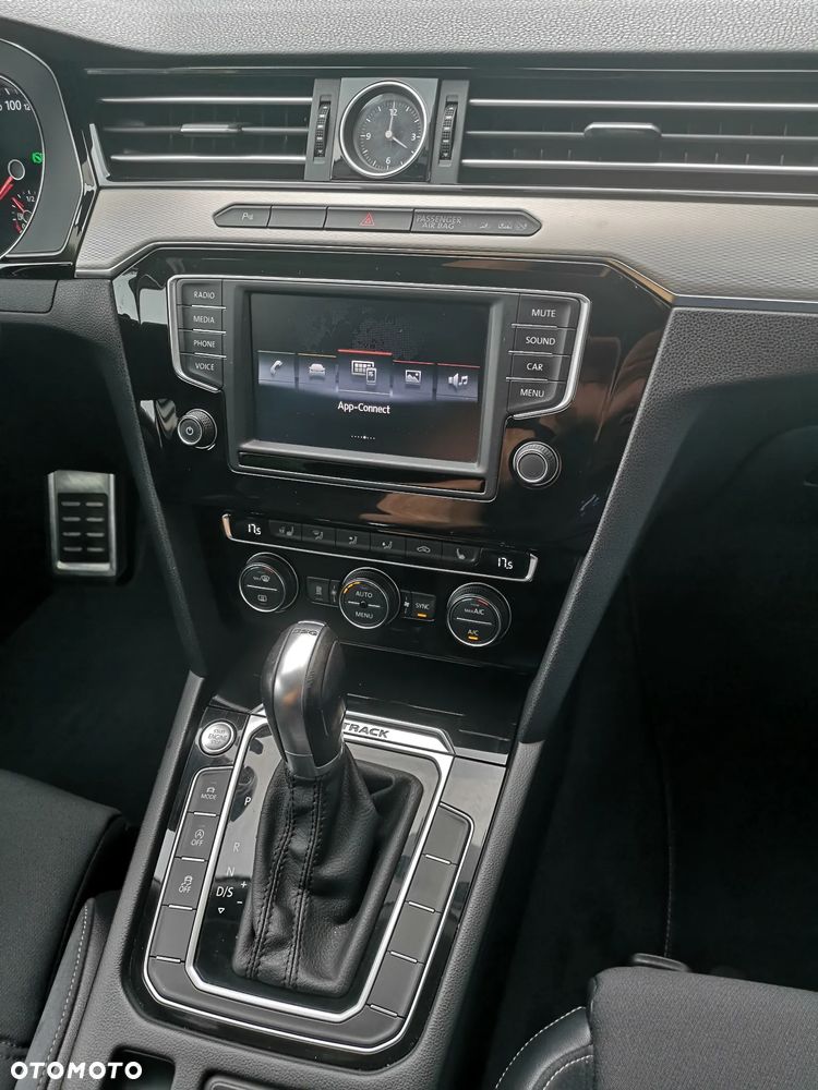 Volkswagen Passat Alltrack 2.0 TDI SCR 4Motion DSG - 20