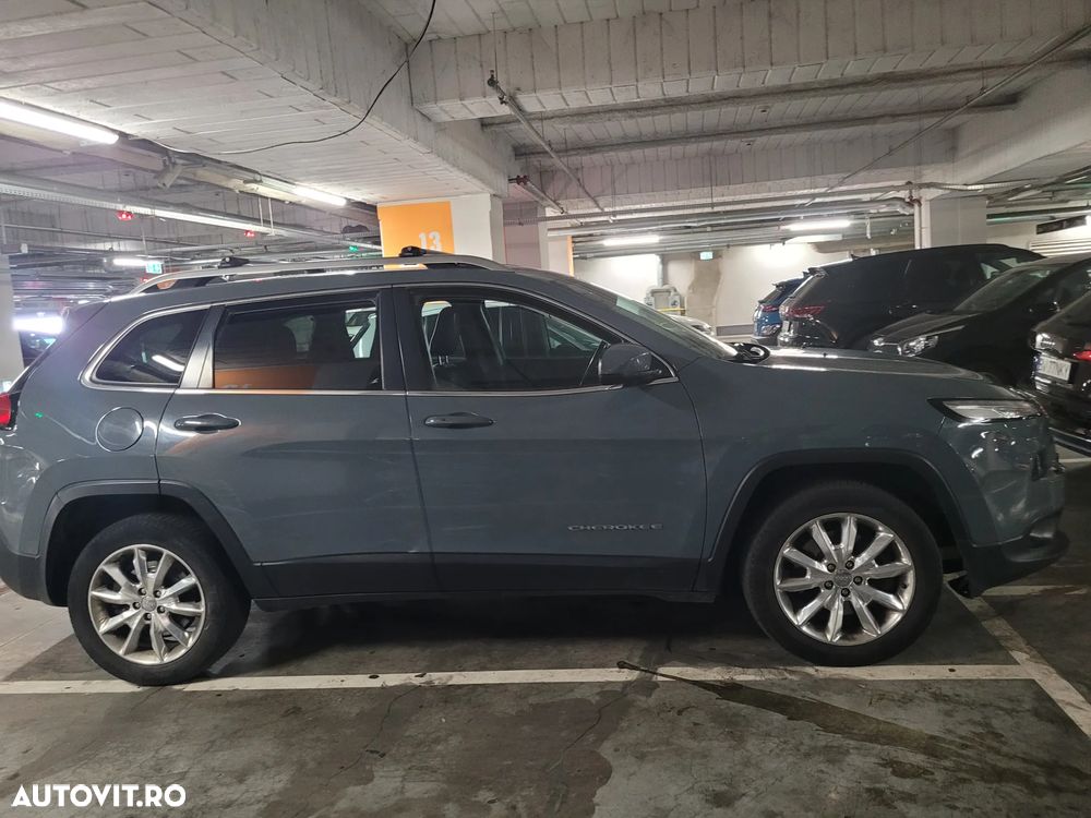 Jeep Cherokee - 6