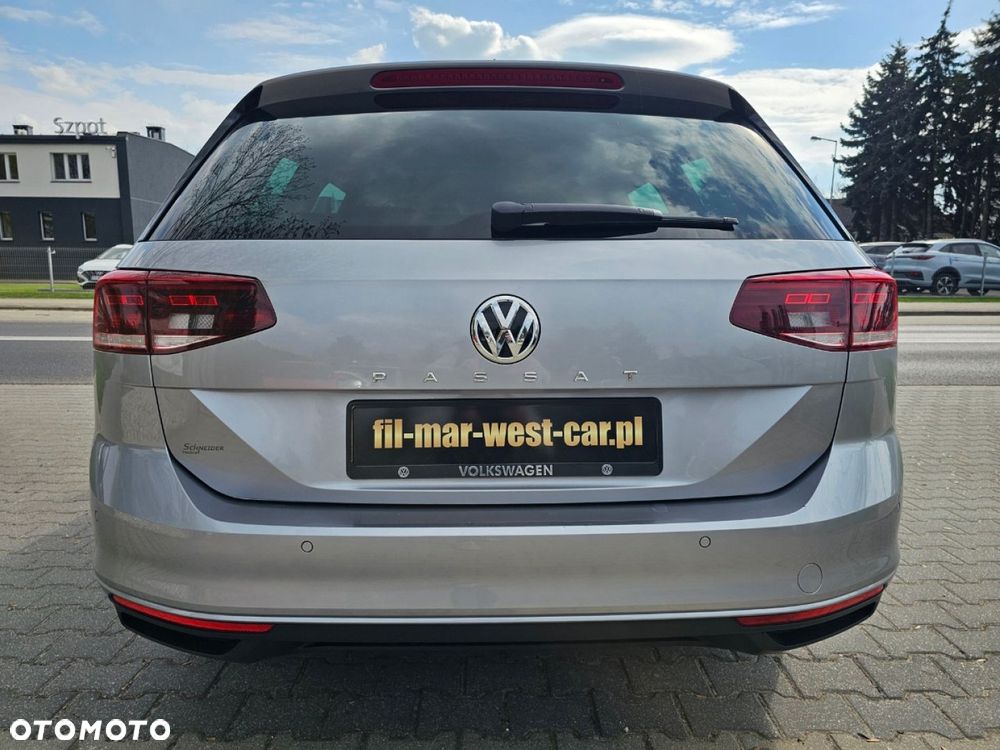 Volkswagen Passat - 12