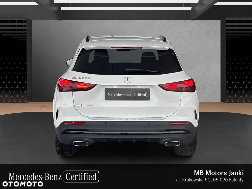 Mercedes-Benz GLA - 5