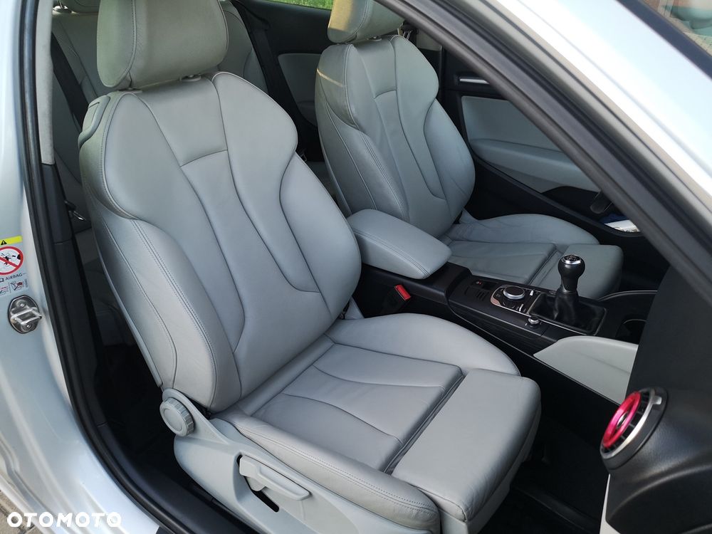 Audi A3 Sportback 1.4 TFSI cylinder on demand S line Sportpaket - 18