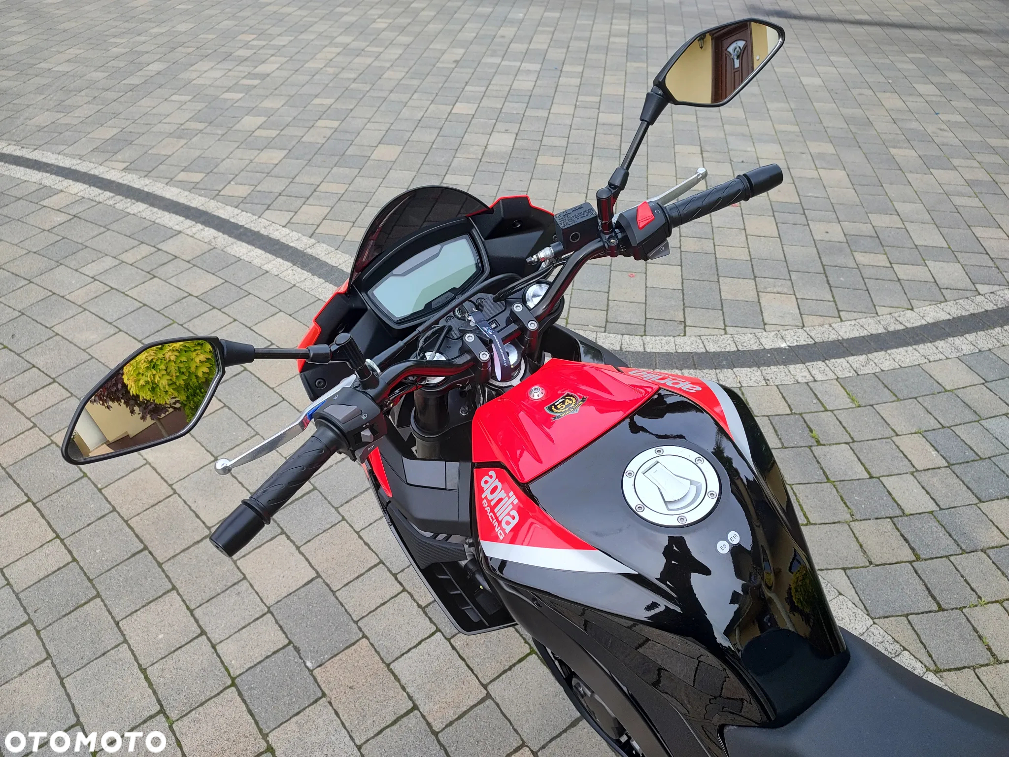 Aprilia Tuono - 11