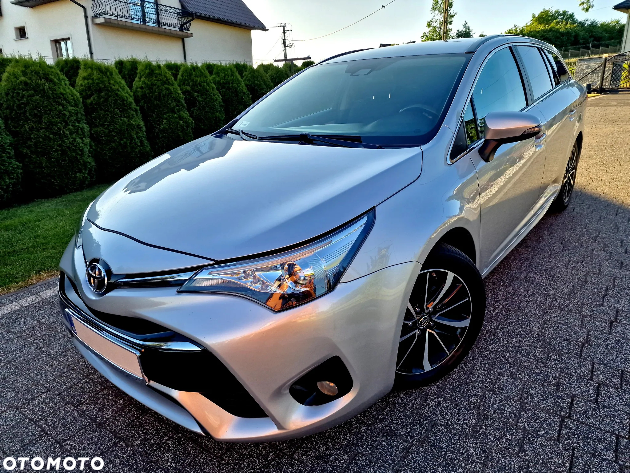 Toyota Avensis 2.0 D-4D Premium - 25
