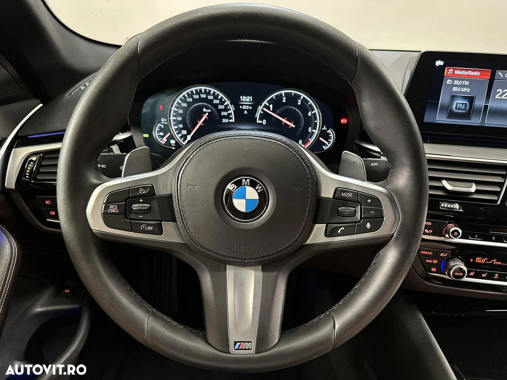 BMW Seria 5 530d xDrive AT - 16