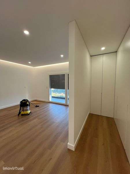 Vivenda T4 em Loures - Grande imagem: 4/8