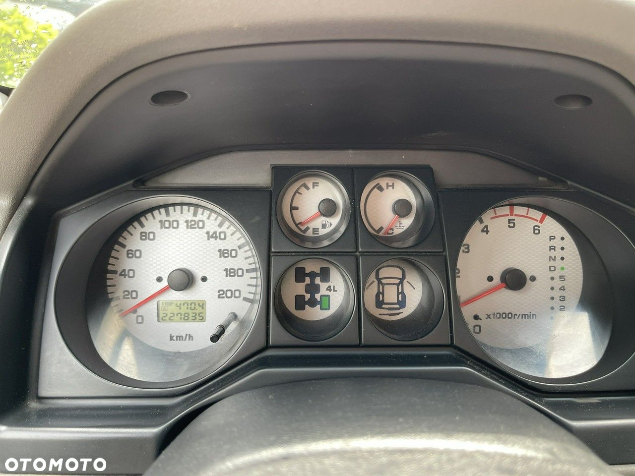 Mitsubishi Pajero - 39