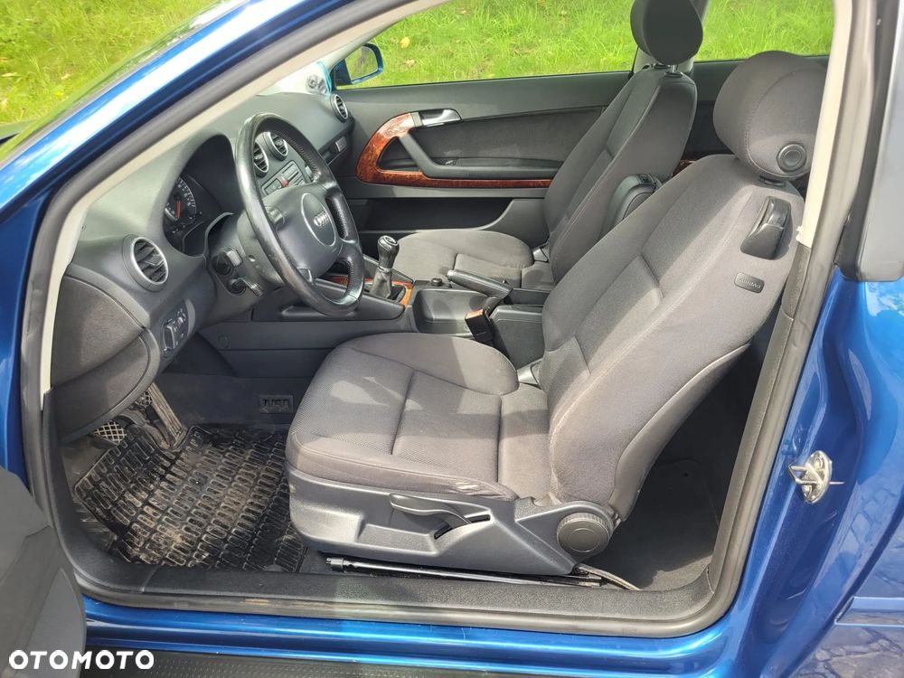 Audi A3 3-drzwiowe 1.6 Ambiente - 9