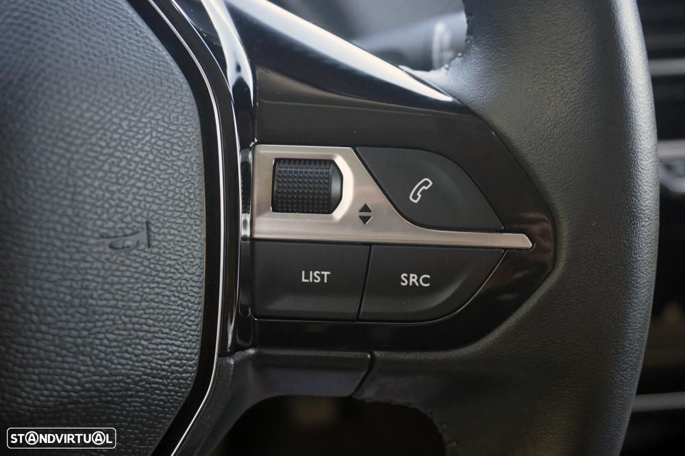 Peugeot 2008 1.2 PureTech Allure - 11