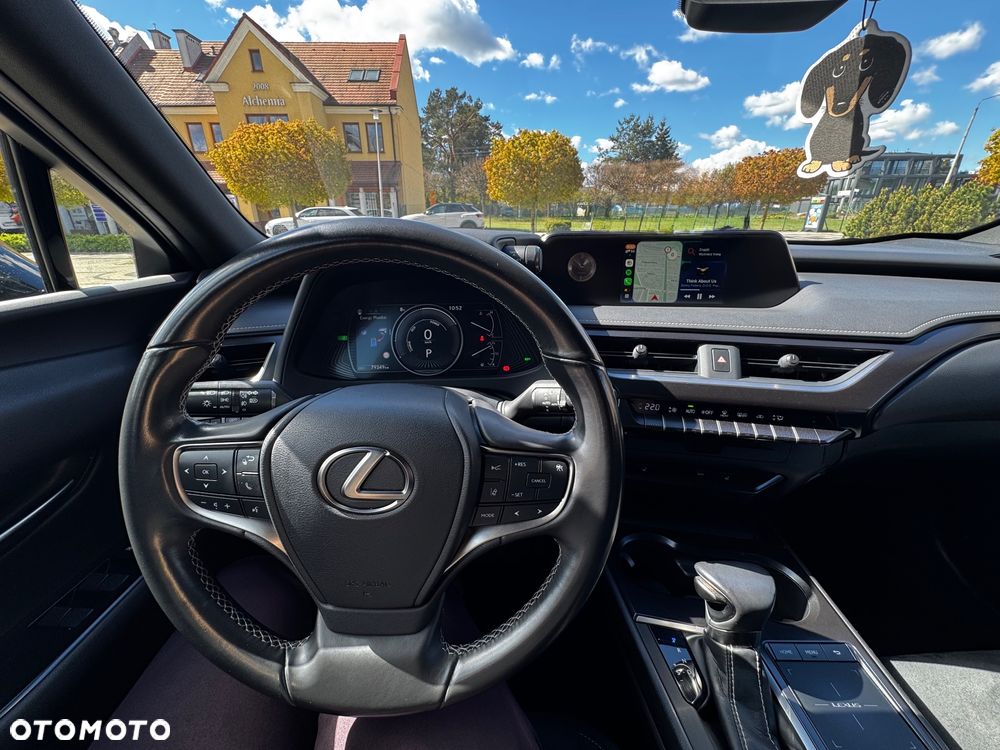 Lexus UX - 25