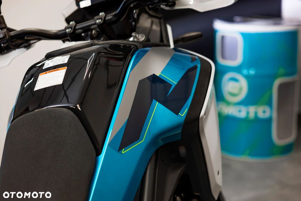 CFMoto MT - 9