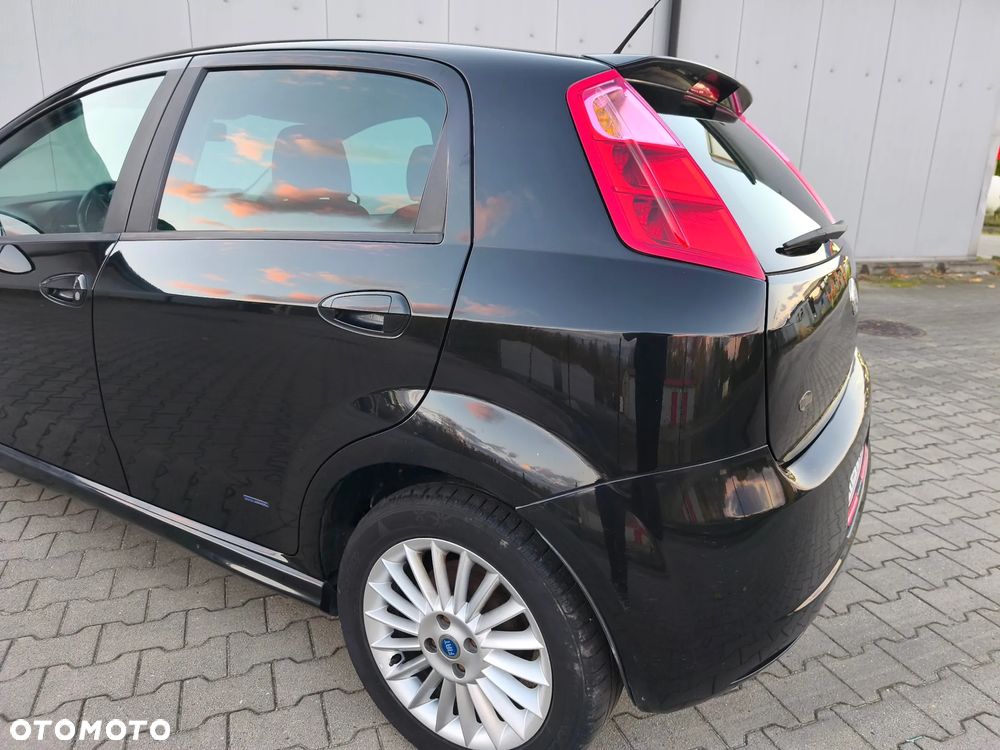 Fiat Punto 1.4 16V Dynamic - 21