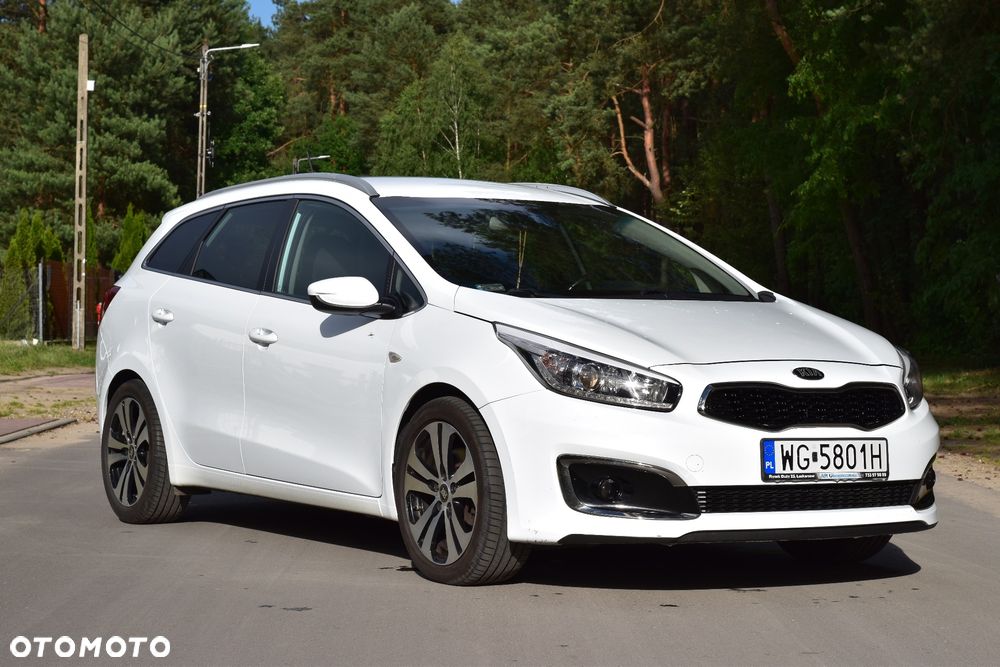 Kia Ceed 1.6 GDI UEFA EURO 2016 - 1