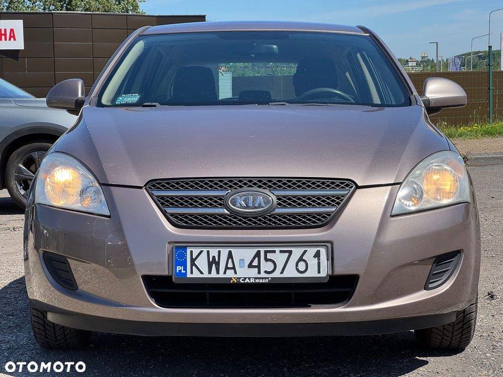 Kia Ceed 1.6 Comfort - 11
