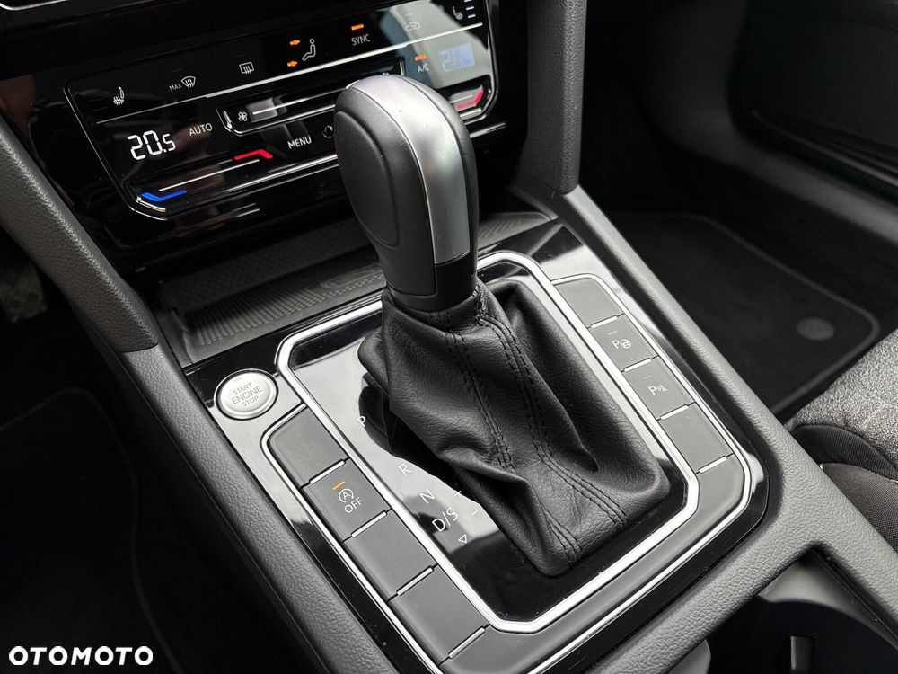 Volkswagen Passat - 25