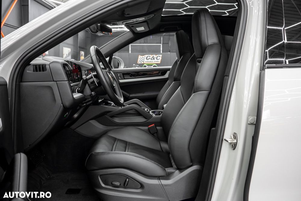 Porsche Cayenne Coupe Standard - 15