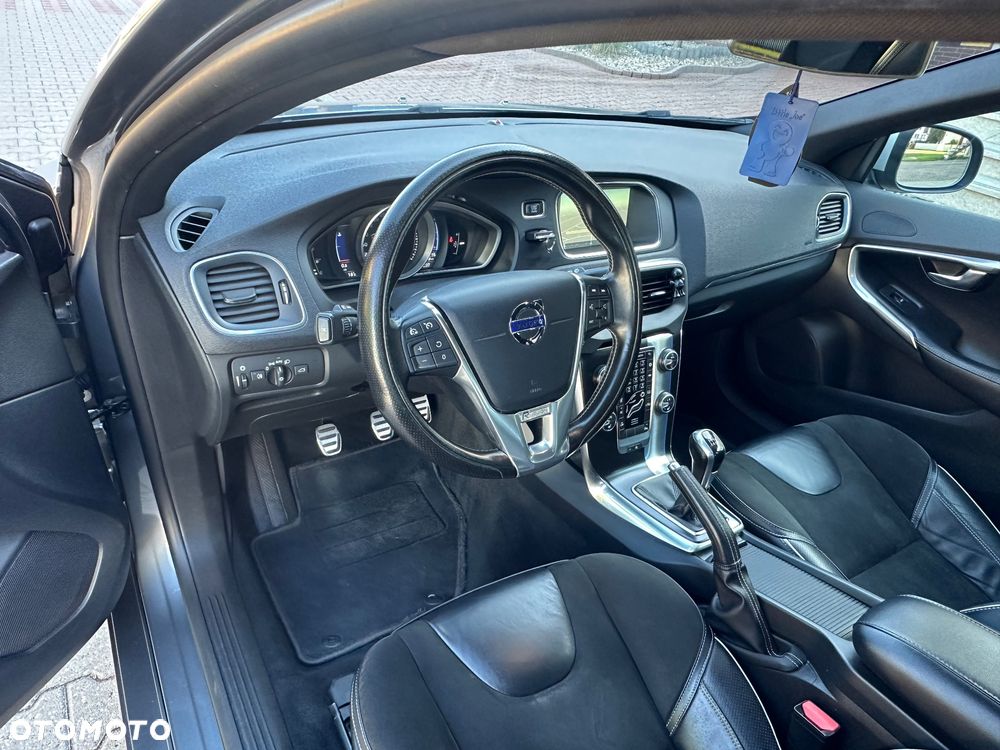 Volvo V40 D2 Drive-E R-Design Momentum - 19