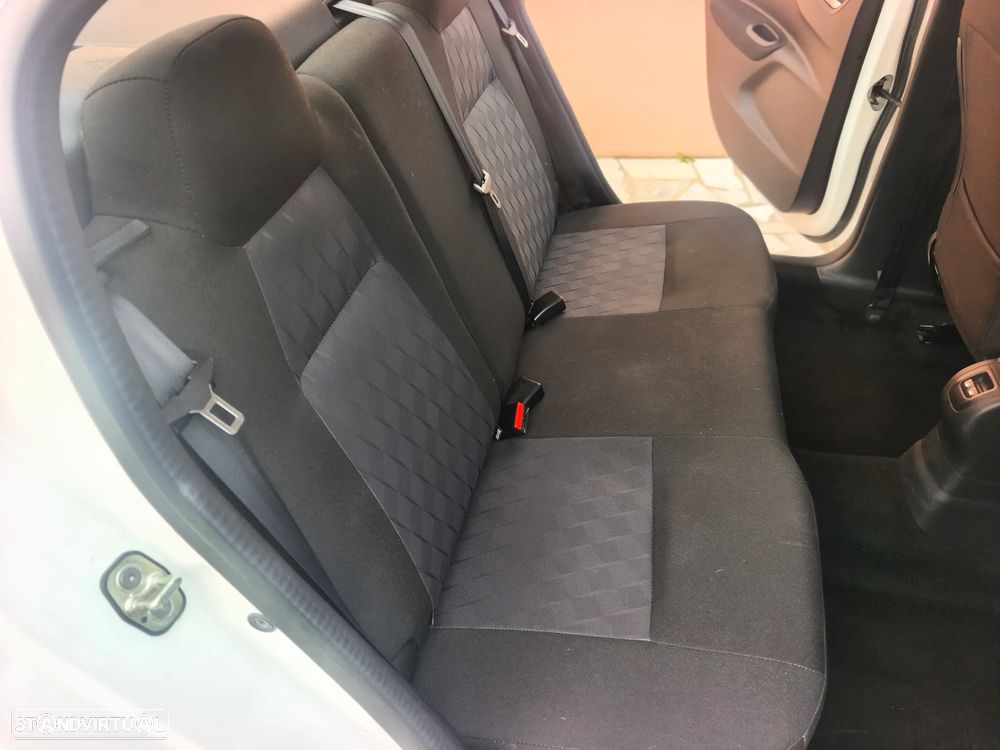 Citroën C-Elysée 1.2 PureTech Exclusive ETG - 21