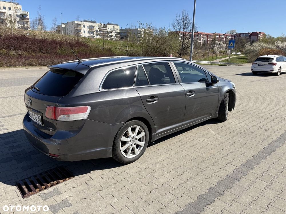 Toyota Avensis 2.2 D-4D Prestige - 11