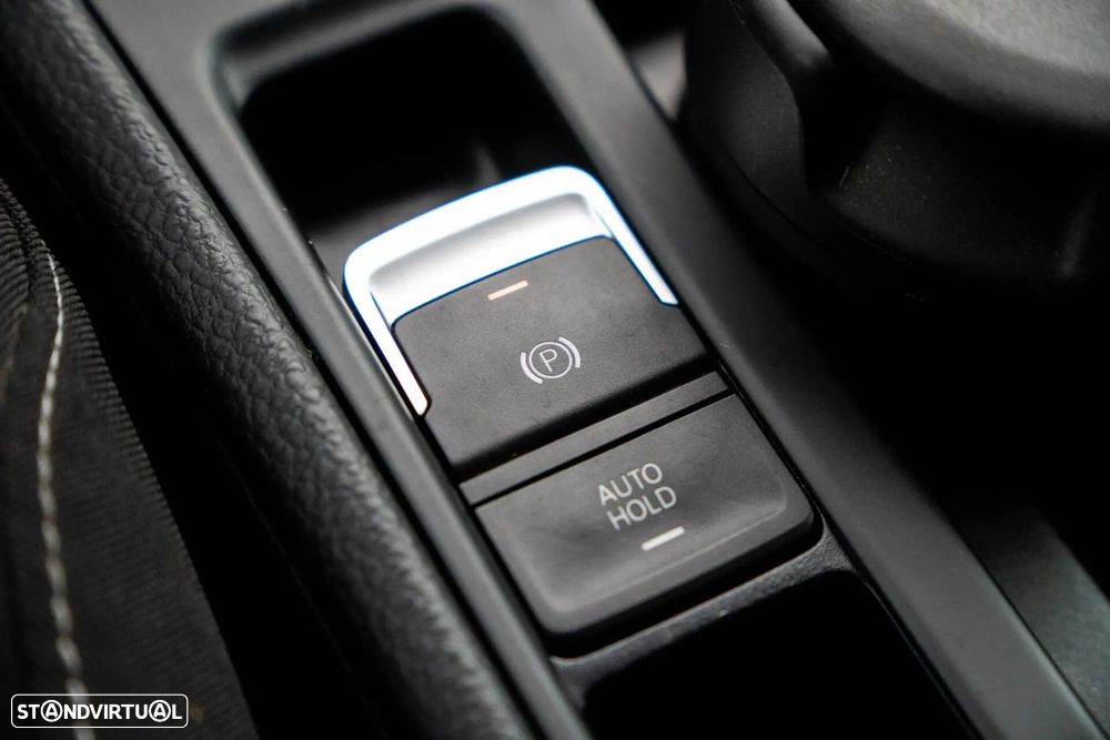 VW Golf 1.6 TDI Confortline - 21