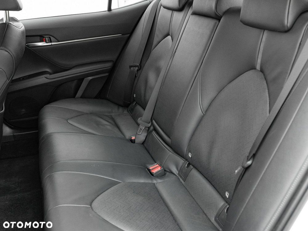 Toyota Camry - 27