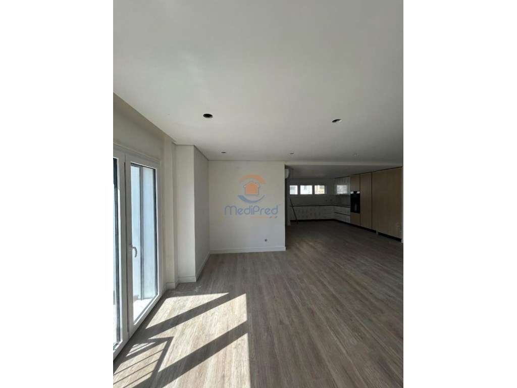 Apartamento T2 com Varanda e BOX 50 m2 | Ramada, Odivelas - Grande imagem: 3/64