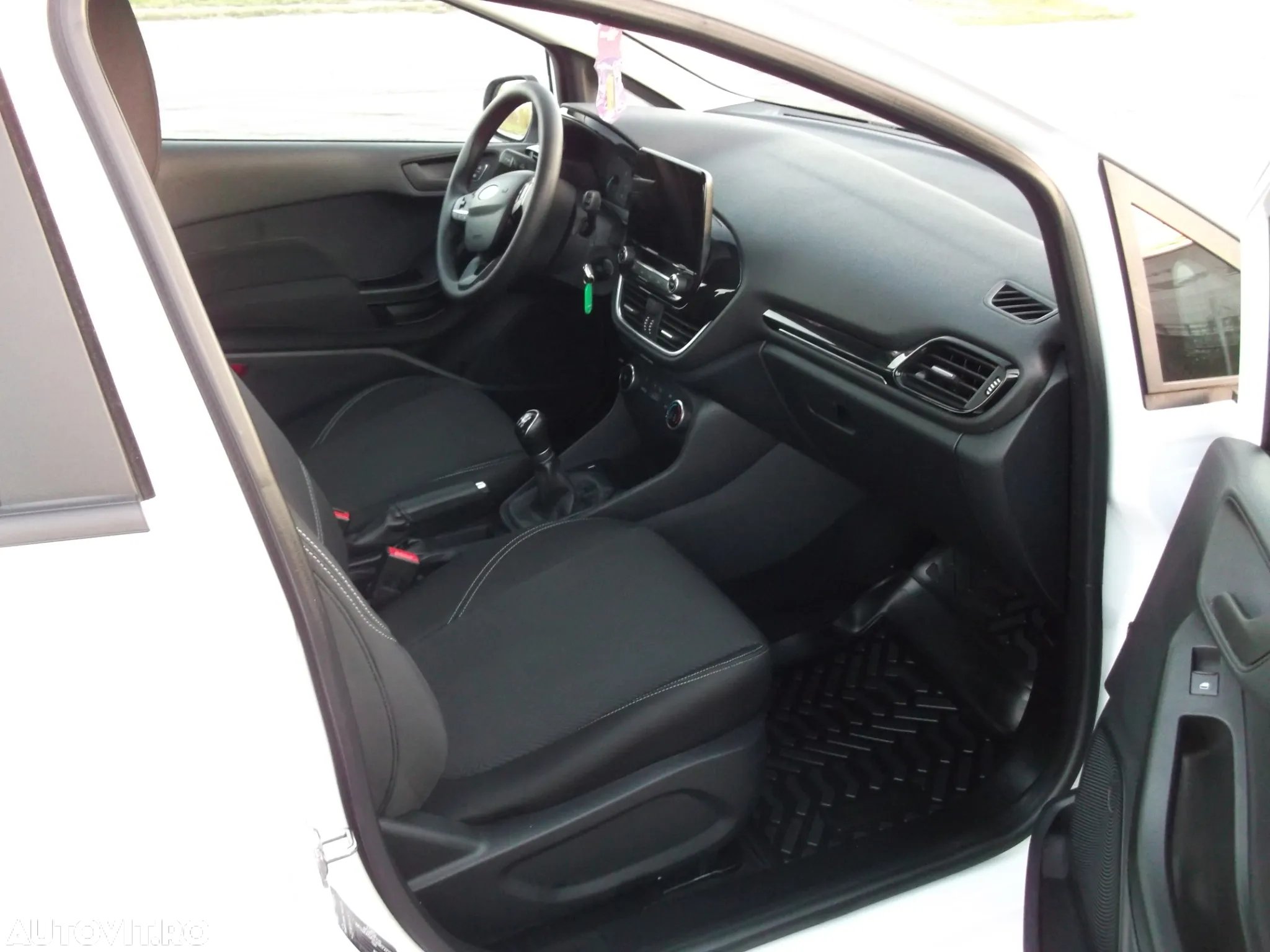 Ford Fiesta 1.1 Trend Connected - 9