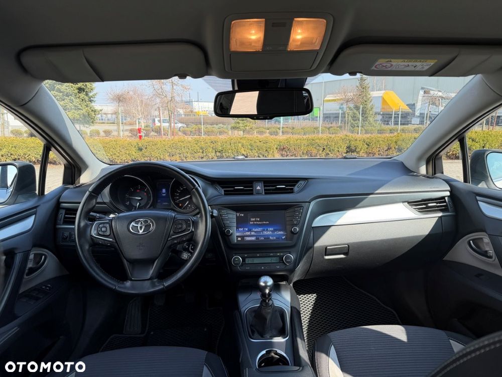 Toyota Avensis 2.0 D-4D Premium - 9