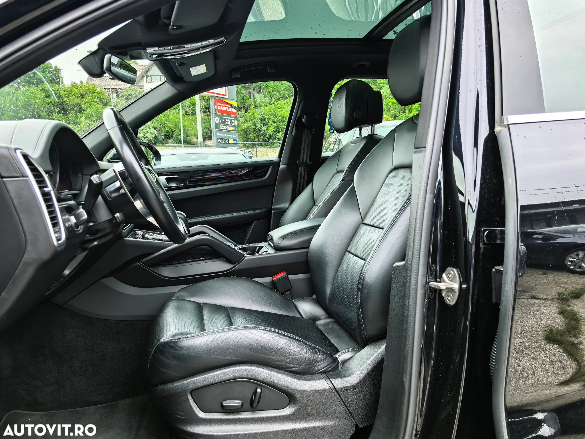 Porsche Cayenne E-Hybrid Tiptronic S Platinum Edition - 9