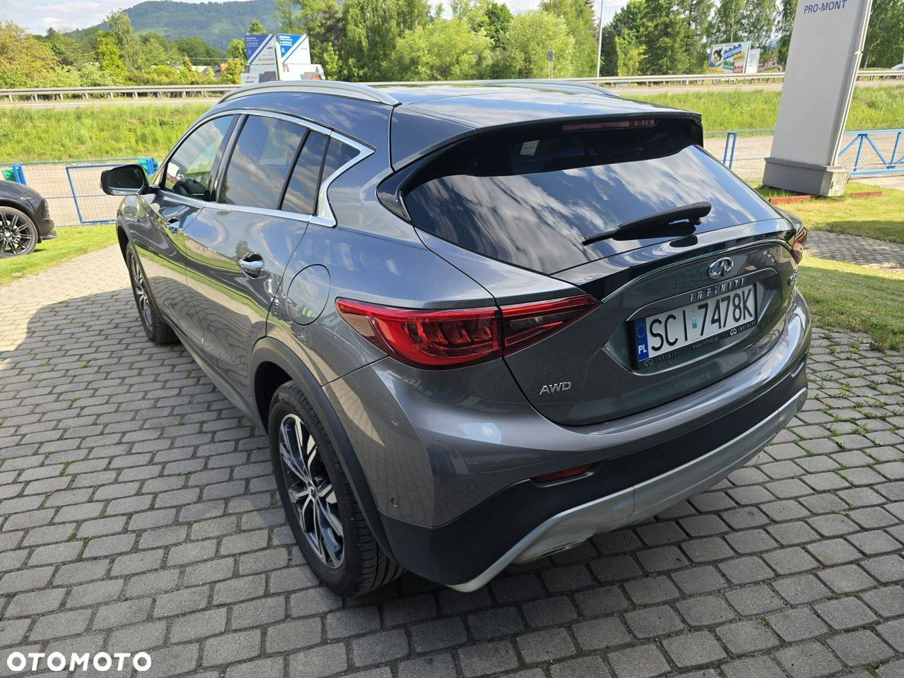 Infiniti QX30 2.0t Premium AWD 7DCT - 4