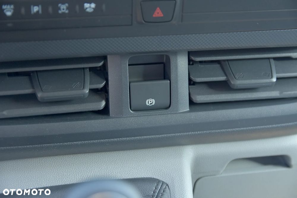 Ford TRANSIT CUSTOM 2.0 EcoBlue 136KM M6 FWD VAN TREND 320 L2 - 16