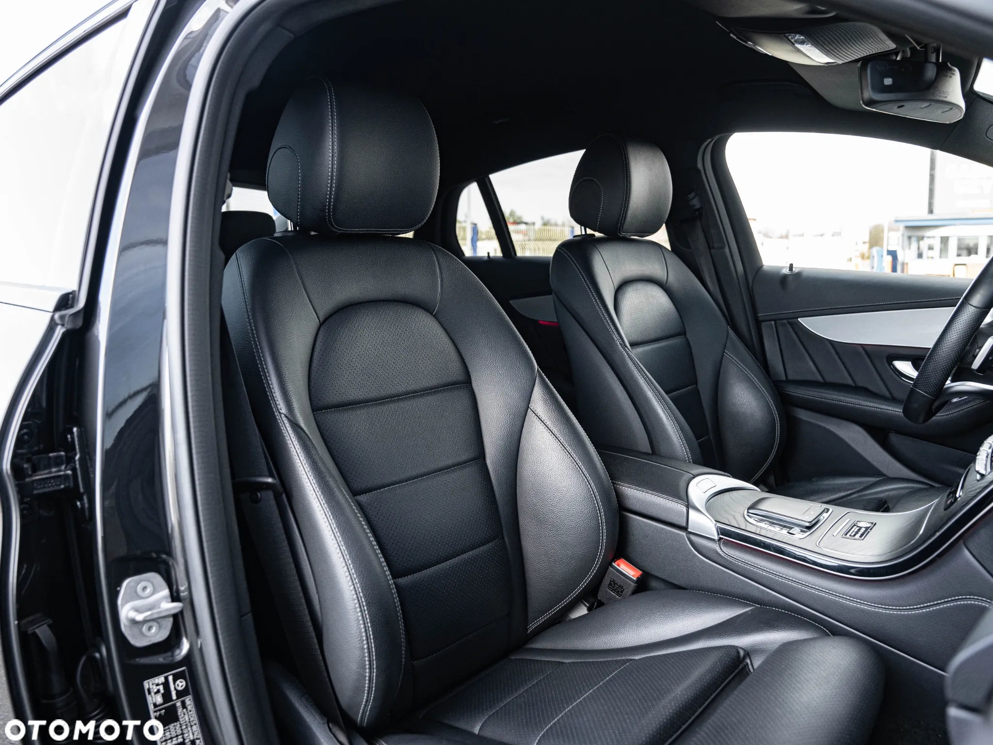 Mercedes-Benz GLC 200 d 4Matic 9G-TRONIC AMG Line Plus - 27