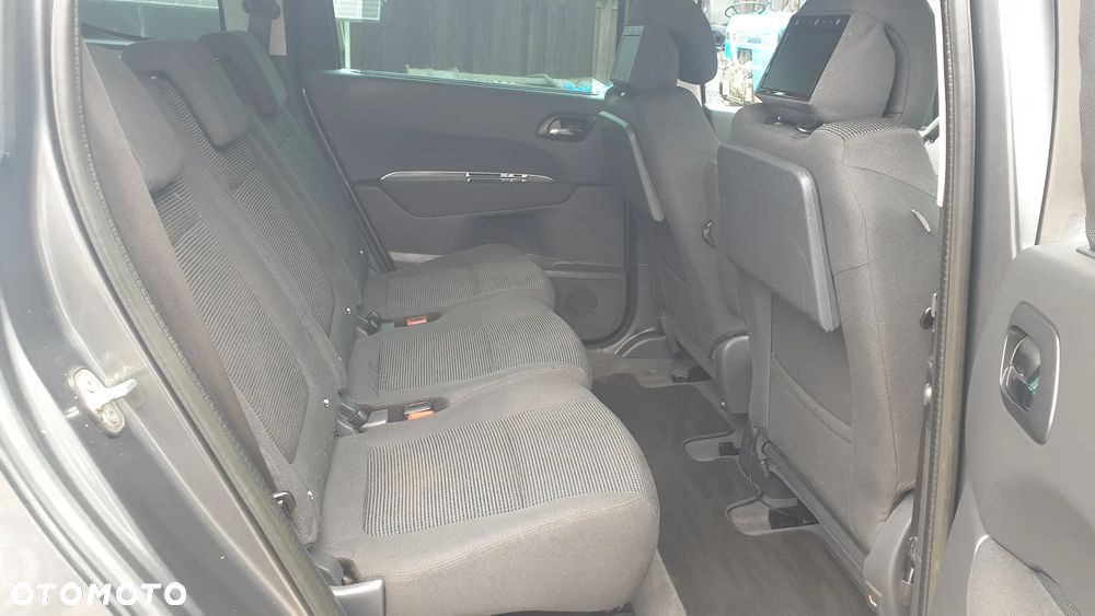 Peugeot 5008 - 11