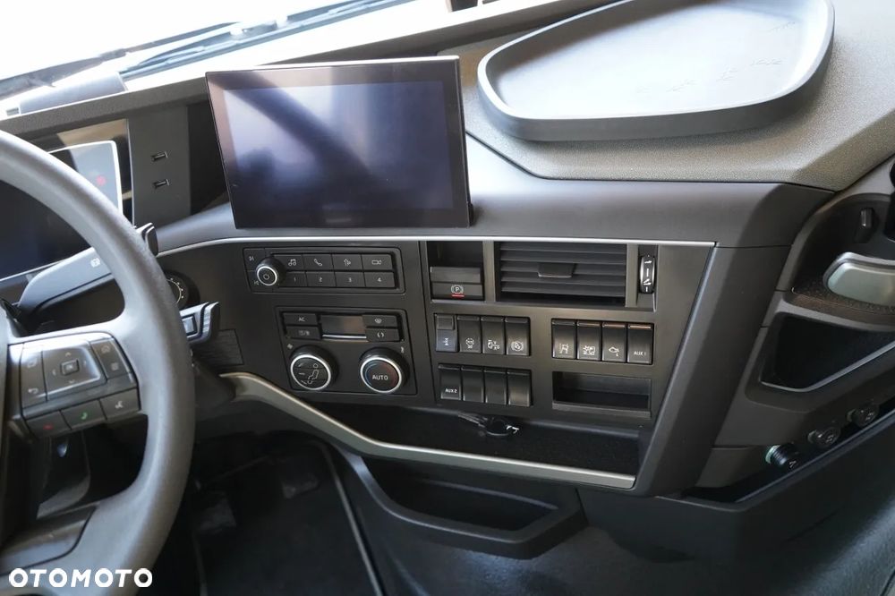 Volvo FH 500 / KLIMATYZACJA POSTOJOWA / I-SHIFT / ALUFELGI / EURO 6 - 29