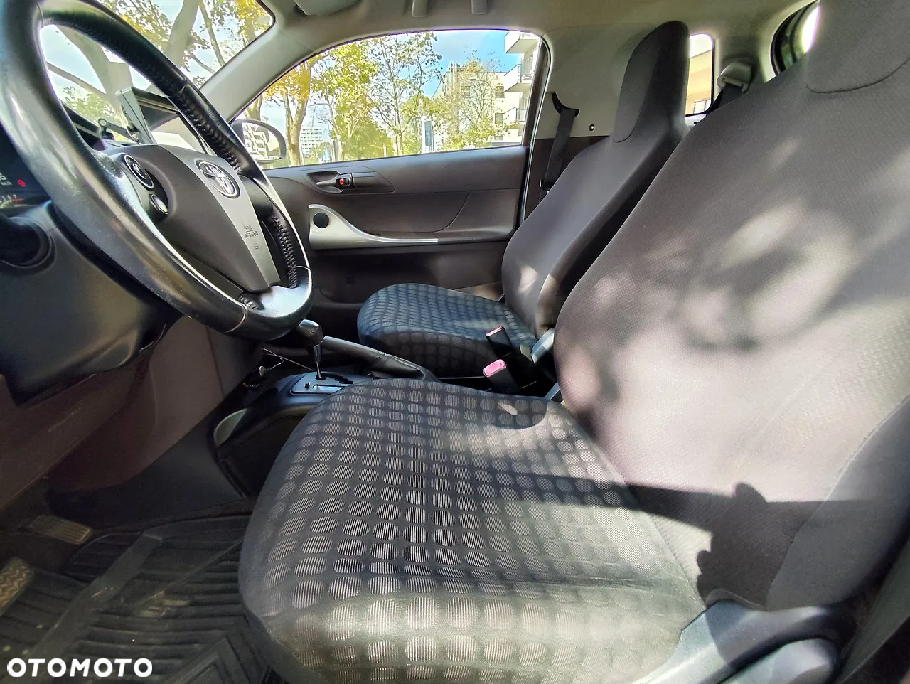 Toyota iQ 1.0 Luna CVT - 7